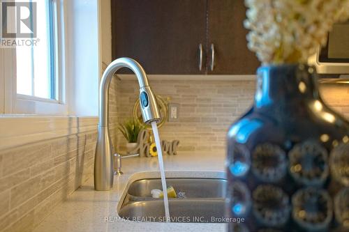 4 - 2563 Sixth Line, Oakville, ON - Indoor Photo Showing Kitchen With Double Sink