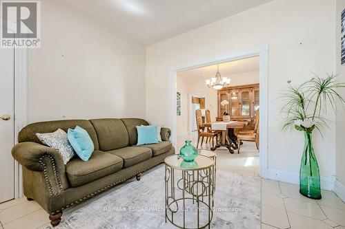 22 Niagara Street, Hamilton, ON - Indoor Photo Showing Living Room