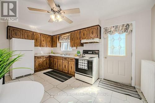 22 Niagara Street, Hamilton, ON - Indoor Photo Showing Kitchen