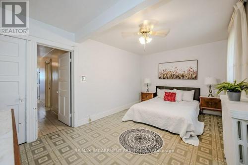 22 Niagara Street, Hamilton (Industrial Sector), ON - Indoor Photo Showing Bedroom