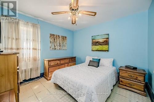 22 Niagara Street, Hamilton (Industrial Sector), ON - Indoor Photo Showing Bedroom