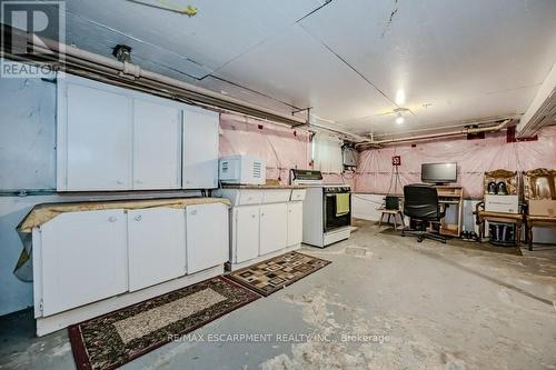 22 Niagara Street, Hamilton, ON - Indoor Photo Showing Garage