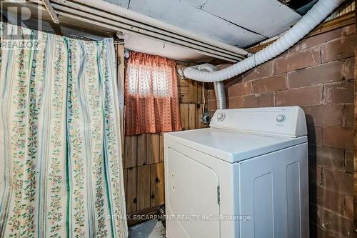 22 Niagara Street, Hamilton (Industrial Sector), ON - Indoor Photo Showing Laundry Room