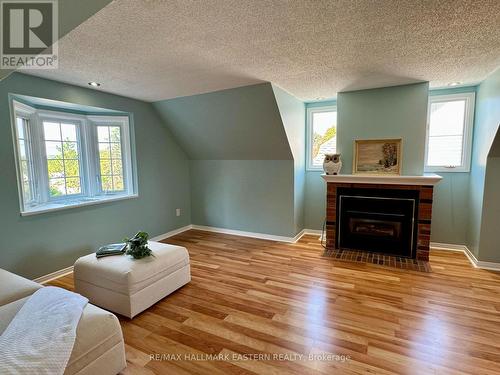 1792 Willowcreek Boulevard, Peterborough (Ashburnham), ON - Indoor Photo Showing Living Room