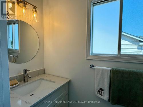 1792 Willowcreek Boulevard, Peterborough (Ashburnham), ON - Indoor Photo Showing Bathroom