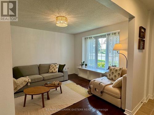 1792 Willowcreek Boulevard, Peterborough (Ashburnham), ON - Indoor Photo Showing Living Room