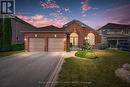 34 Loyalist Court, Barrie (Innis-Shore), ON  - Outdoor With Facade 