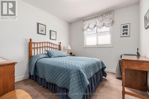 34 Loyalist Court, Barrie, ON - Indoor Photo Showing Bedroom