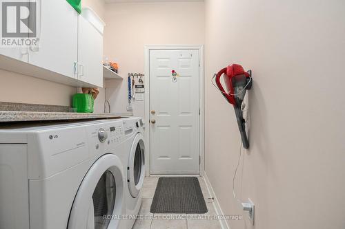 34 Loyalist Court, Barrie, ON - Indoor Photo Showing Laundry Room