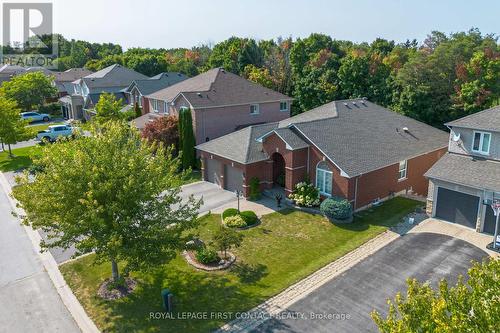 34 Loyalist Court, Barrie (Innis-Shore), ON - Outdoor