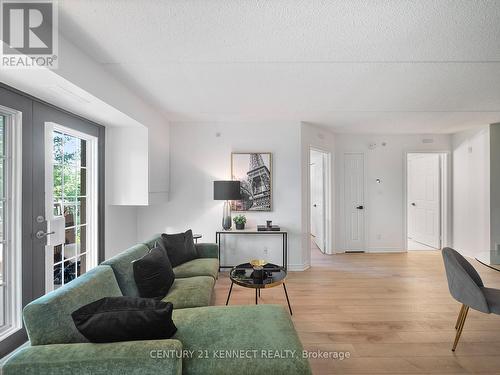 209 - 1470 Bishops Gate, Oakville (Glen Abbey), ON - Indoor Photo Showing Living Room