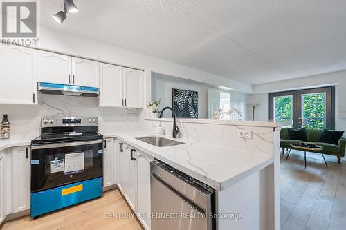 209 - 1470 Bishops Gate, Oakville (Glen Abbey), ON - Indoor Photo Showing Kitchen