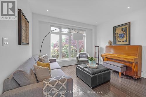 1385 Arrowhead Road, Oakville, ON - Indoor Photo Showing Living Room