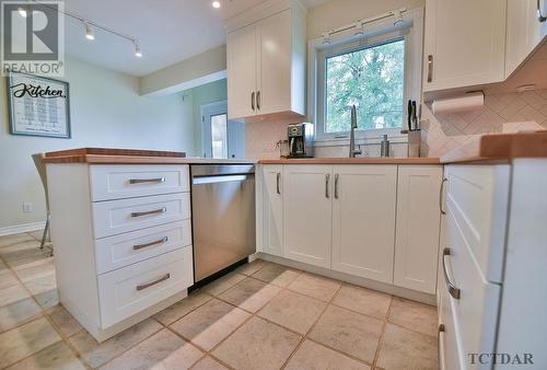 113 Daniel Cres, Timmins, ON - Indoor Photo Showing Kitchen