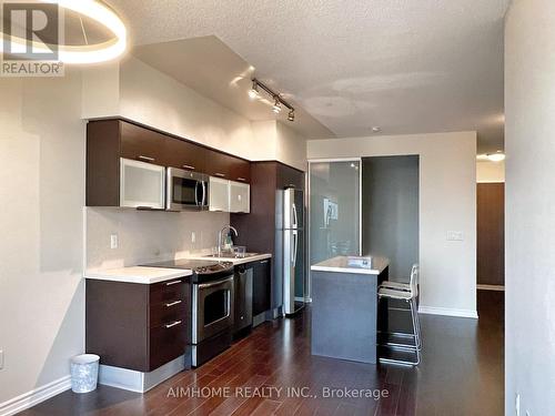 4804 - 386 Yonge Street, Toronto, ON - Indoor Photo Showing Kitchen