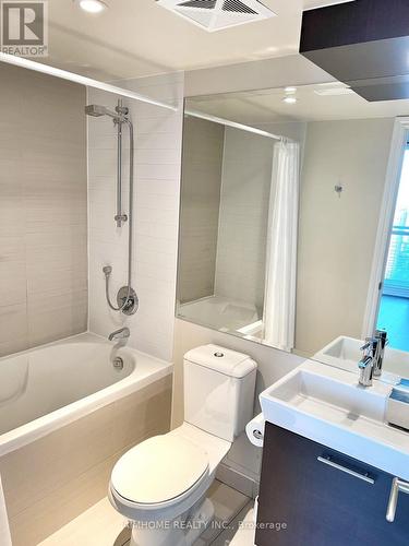 4804 - 386 Yonge Street, Toronto, ON - Indoor Photo Showing Bathroom