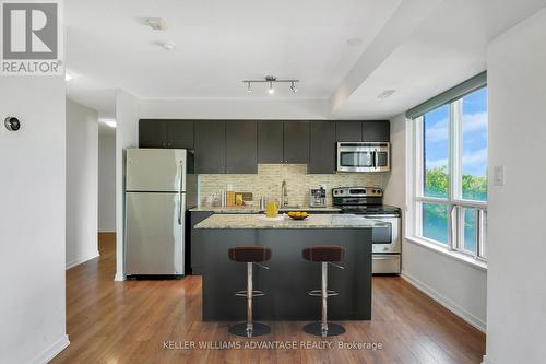 512 - 801 Sheppard Avenue W, Toronto (Clanton Park), ON - Indoor Photo Showing Kitchen With Upgraded Kitchen