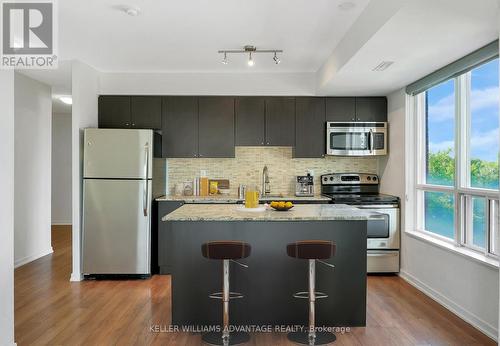 512 - 801 Sheppard Avenue W, Toronto (Clanton Park), ON - Indoor Photo Showing Kitchen With Upgraded Kitchen