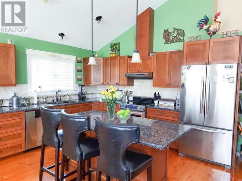 212 Falcon Avenue, Vernon, BC - Indoor Photo Showing Kitchen