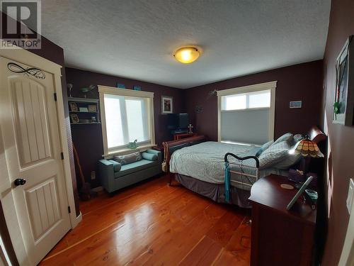 212 Falcon Avenue, Vernon, BC - Indoor Photo Showing Bedroom