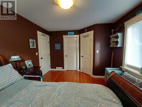 212 Falcon Avenue, Vernon, BC - Indoor Photo Showing Bedroom