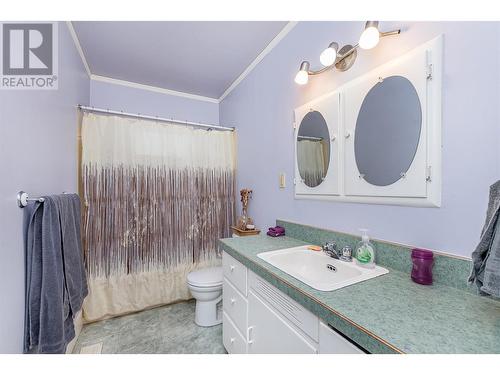 309 Baird Avenue, Enderby, BC - Indoor Photo Showing Bathroom