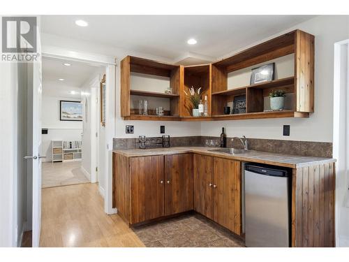 10509 Teresa Road, Lake Country, BC - Indoor Photo Showing Kitchen