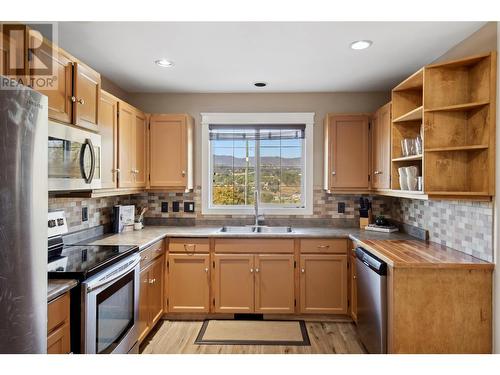 10509 Teresa Road, Lake Country, BC - Indoor Photo Showing Kitchen With Double Sink