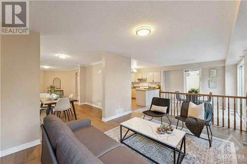 137 Shirley'S Brook Drive, Kanata, ON - Indoor Photo Showing Living Room