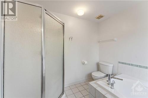 137 Shirley'S Brook Drive, Kanata, ON - Indoor Photo Showing Bathroom