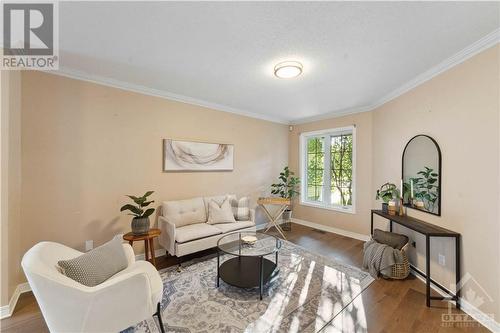 137 Shirley'S Brook Drive, Kanata, ON - Indoor Photo Showing Living Room