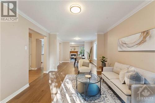 137 Shirley'S Brook Drive, Kanata, ON - Indoor Photo Showing Living Room