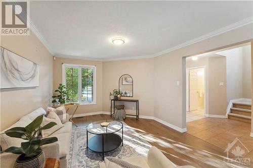 137 Shirley'S Brook Drive, Kanata, ON - Indoor Photo Showing Living Room