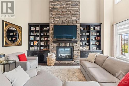 812 Percival Crescent, Ottawa, ON - Indoor Photo Showing Living Room With Fireplace