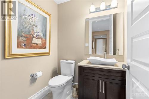 812 Percival Crescent, Ottawa, ON - Indoor Photo Showing Bathroom