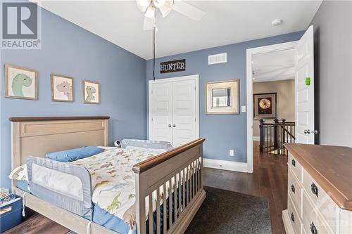 812 Percival Crescent, Ottawa, ON - Indoor Photo Showing Bedroom