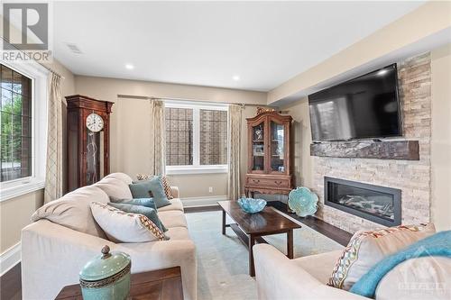 812 Percival Crescent, Ottawa, ON - Indoor Photo Showing Living Room With Fireplace