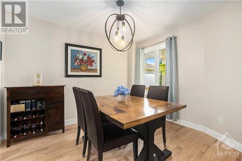 Dining room - 2029 Breezewood Street, Ottawa, ON - Indoor Photo Showing Dining Room