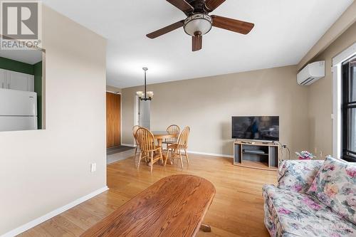 20 Chesterton Drive Unit#210, Ottawa, ON - Indoor Photo Showing Living Room