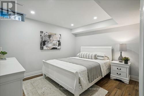 6225 Miller'S Grove, Mississauga (Meadowvale), ON - Indoor Photo Showing Bedroom