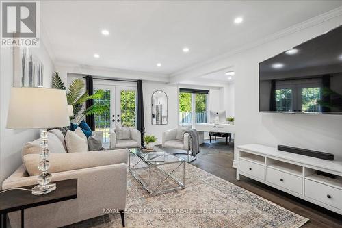 6225 Miller'S Grove, Mississauga, ON - Indoor Photo Showing Living Room