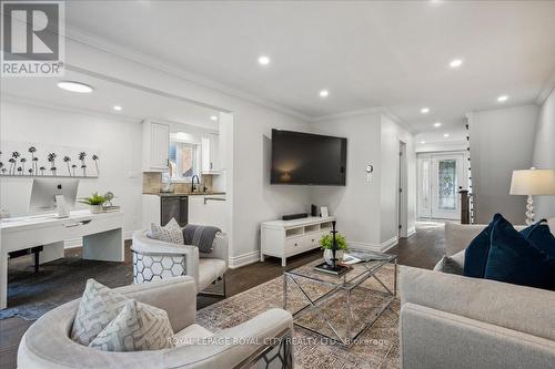 6225 Miller'S Grove, Mississauga, ON - Indoor Photo Showing Living Room