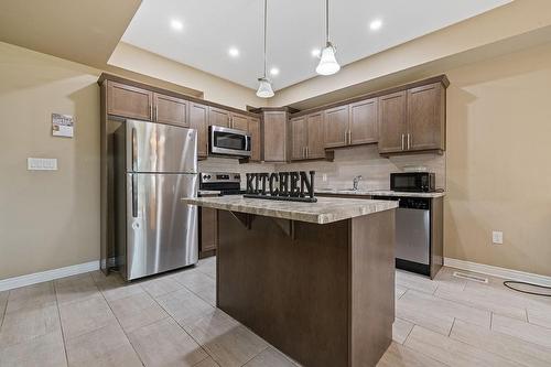 16 Prospect Avenue|Unit #B, St. Catharines, ON - Indoor Photo Showing Kitchen