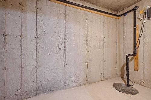 16 Prospect Avenue|Unit #B, St. Catharines, ON - Indoor Photo Showing Basement