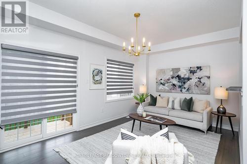 25 Elsegood Drive, Guelph (Kortright Hills), ON - Indoor Photo Showing Living Room