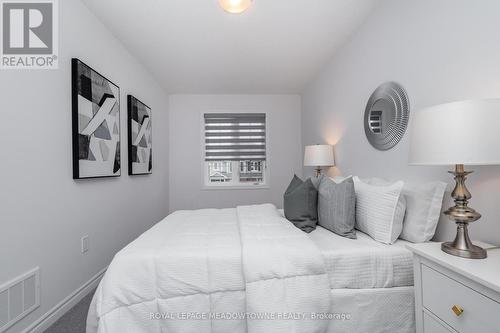 25 Elsegood Drive, Guelph, ON - Indoor Photo Showing Bedroom