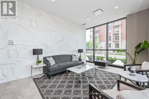 301 - 175 Commonwealth Street, Kitchener, ON - Indoor Photo Showing Living Room