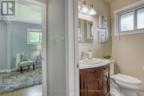 1166 Ridgecrest Avenue, Oshawa (Donevan), ON - Indoor Photo Showing Bathroom