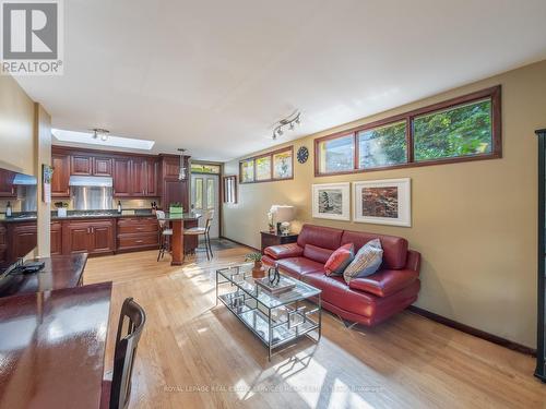 15 Heathbridge Park, Toronto (Leaside), ON - Indoor Photo Showing Living Room