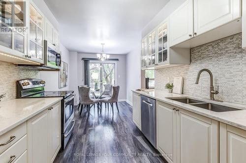 39 - 666 Constellation Drive, Mississauga, ON - Indoor Photo Showing Kitchen With Double Sink With Upgraded Kitchen